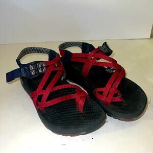 CHACO double strap athletic sandals 7